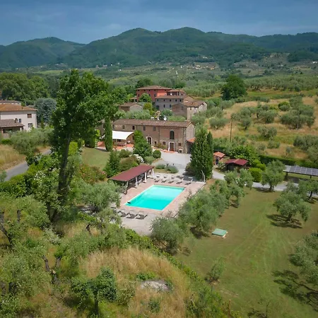 Sandra Spacious Tuscan With Private Pool *