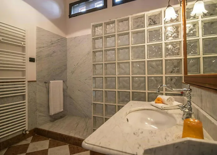 Sandra Spacious Tuscan Villa With Private Pool