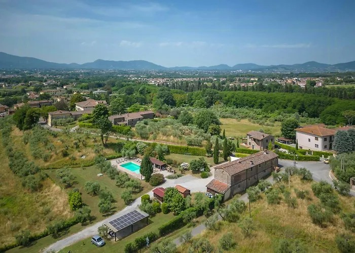 Sandra Spacious Tuscan Villa With Private Pool 펜션 *